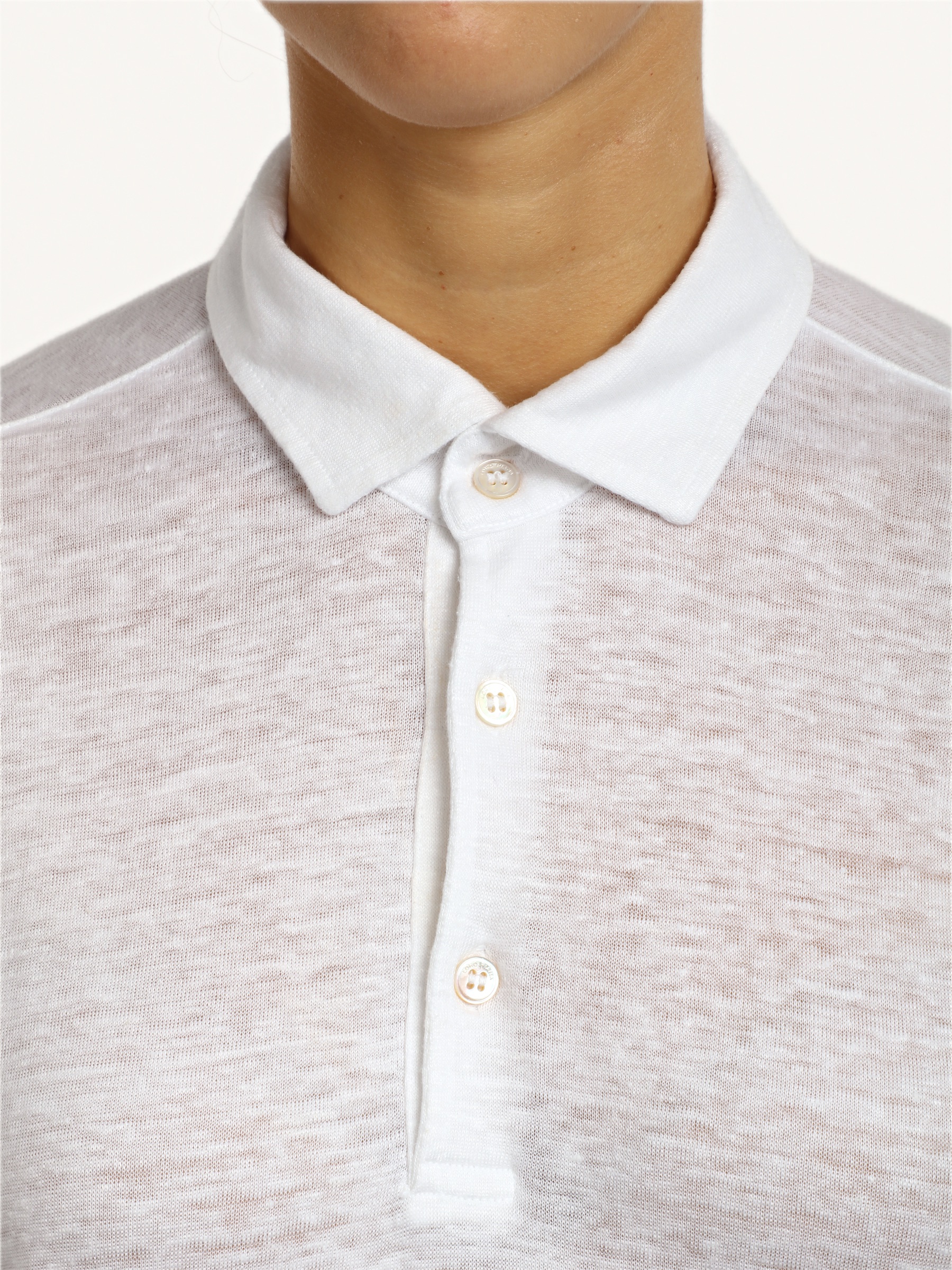 Short-Sleeve Polo, the collar, close up