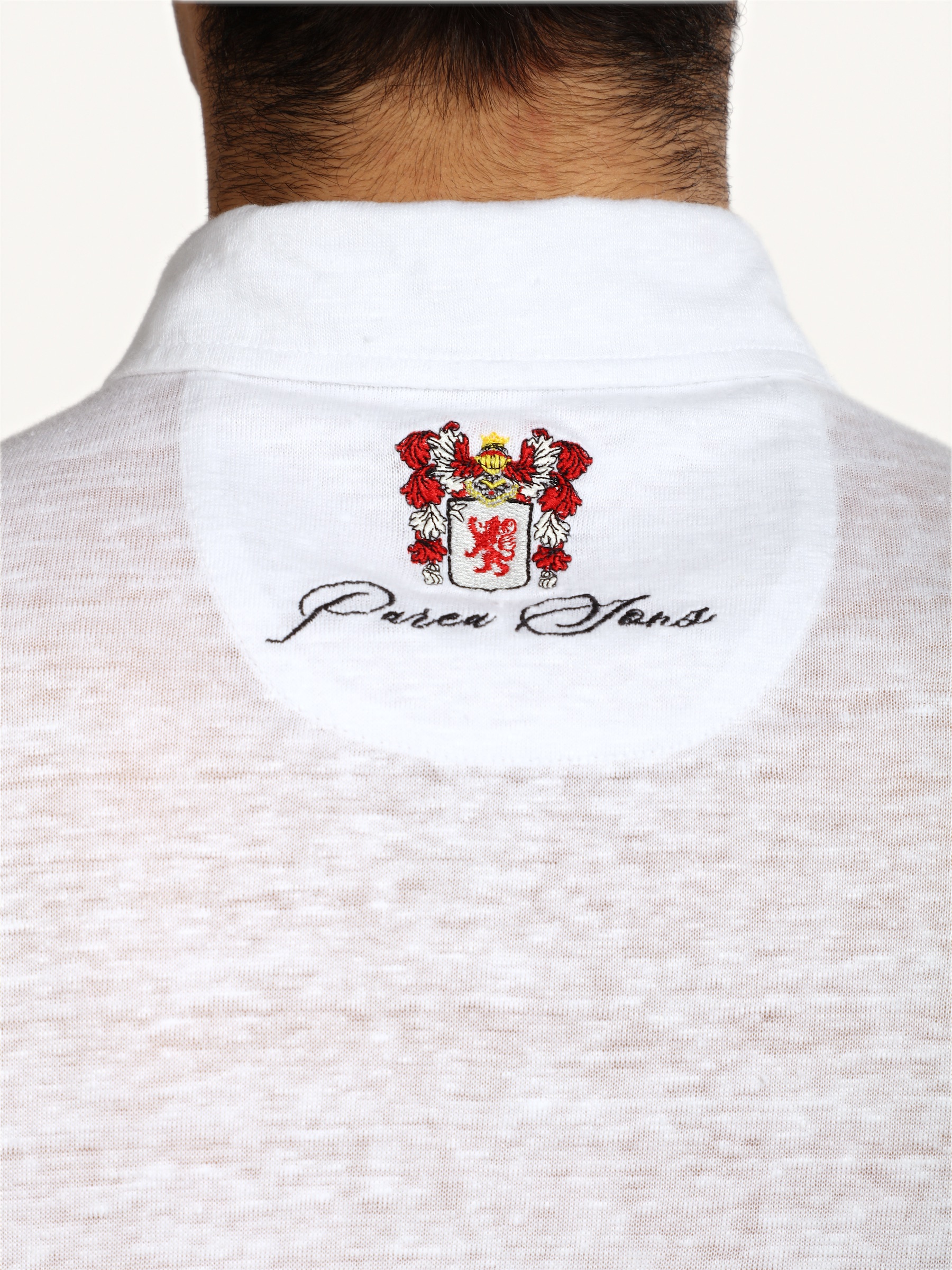 Polo manica corta, il ricamo, da vicino