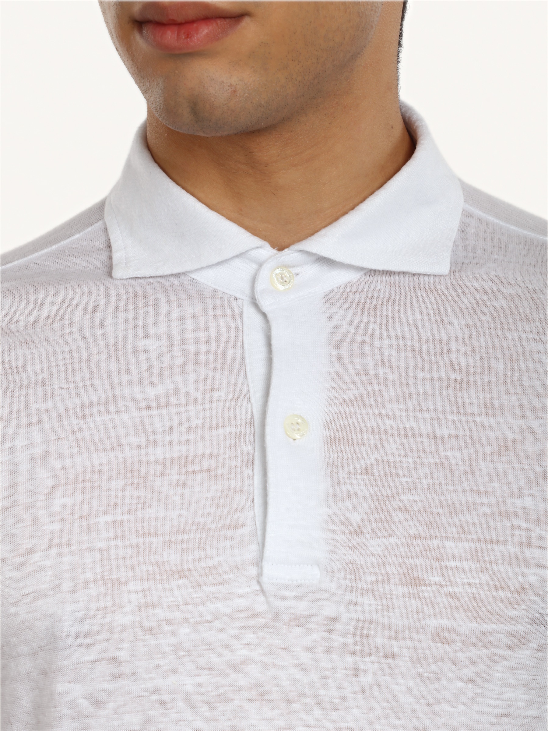 Polo manica corta, il collo, da vicino